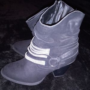 Black Daisy Fuentes Cowgirl Boots